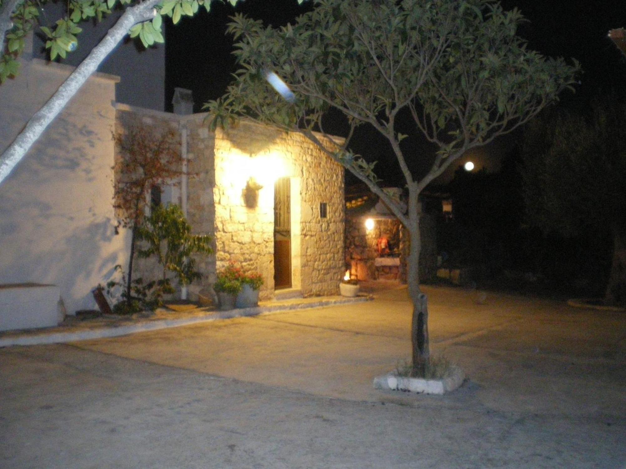 B&B Cinque Stalle Monopoli Bagian luar foto